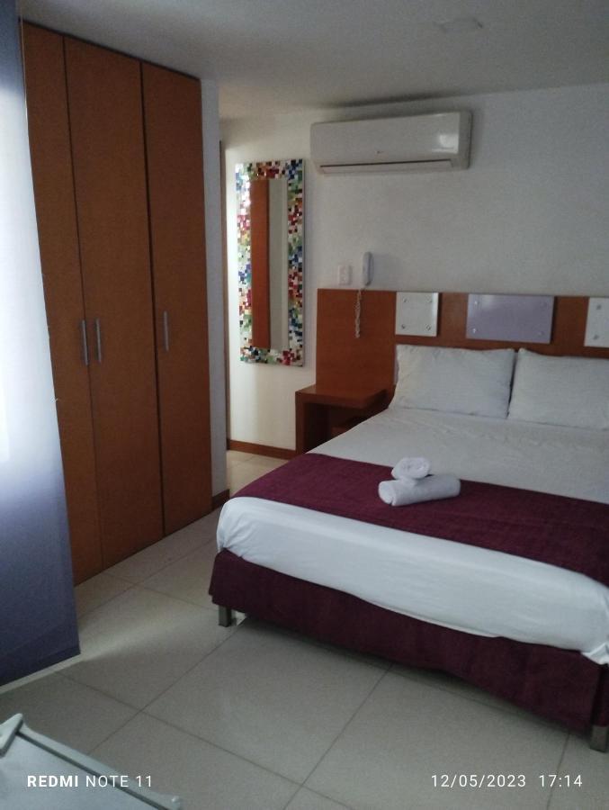Hotel San Antonio Plaza Кали Екстериор снимка